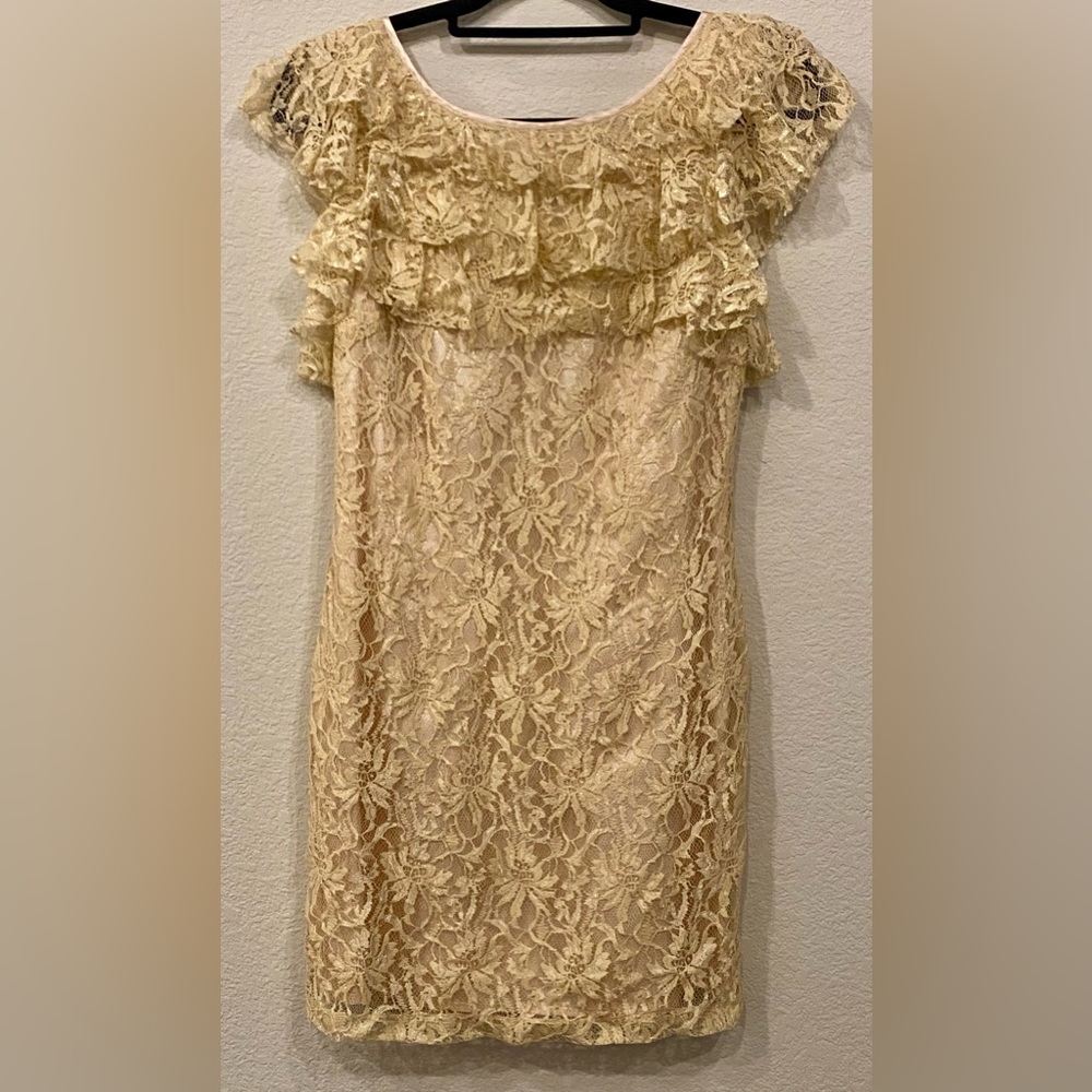 Lipsy - champagne lace dress